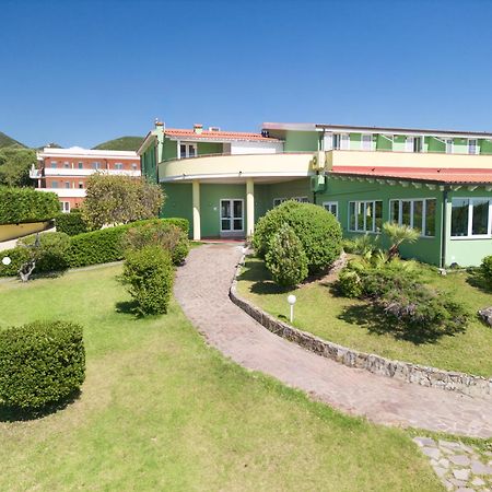 Lu' Hotel Porto Pino SantʼAnna Arresi Buitenkant foto