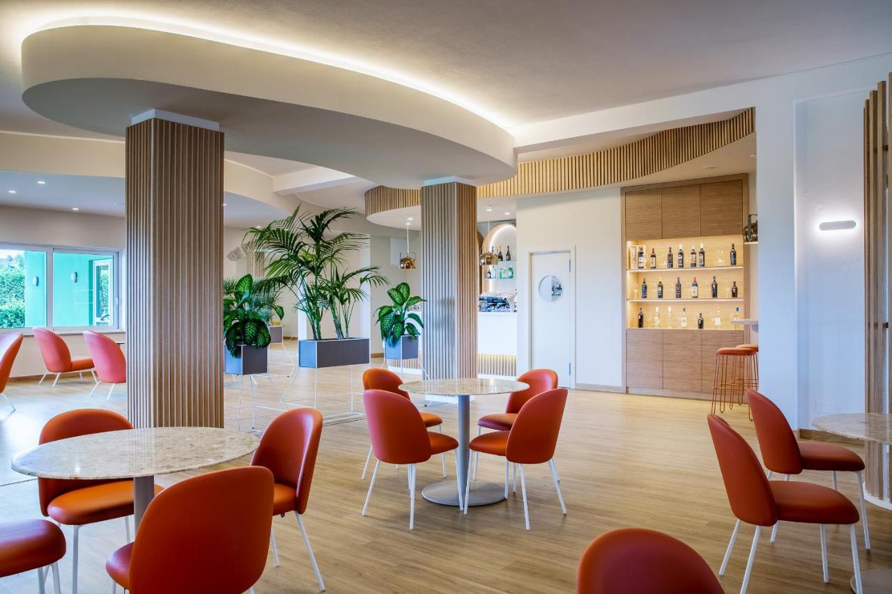 Lu' Hotel Porto Pino SantʼAnna Arresi Buitenkant foto