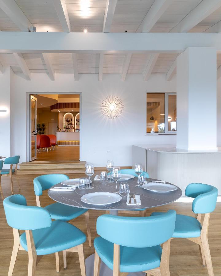 Lu' Hotel Porto Pino SantʼAnna Arresi Buitenkant foto