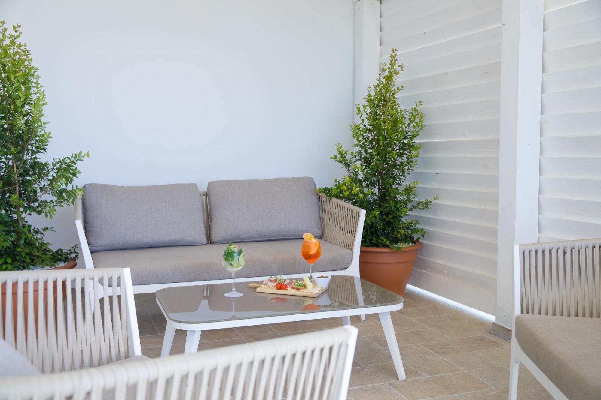Lu' Hotel Porto Pino SantʼAnna Arresi Buitenkant foto