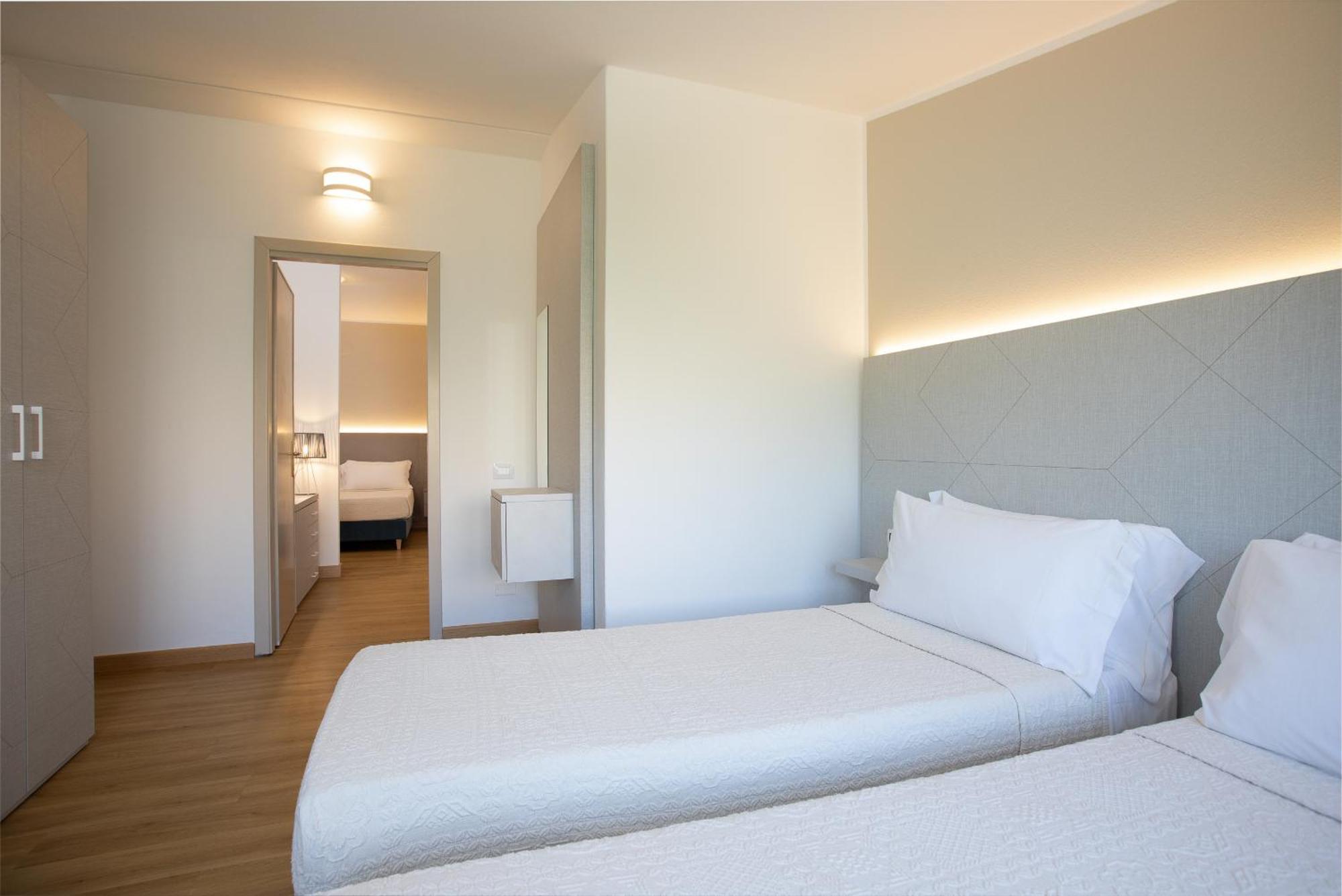Lu' Hotel Porto Pino SantʼAnna Arresi Buitenkant foto