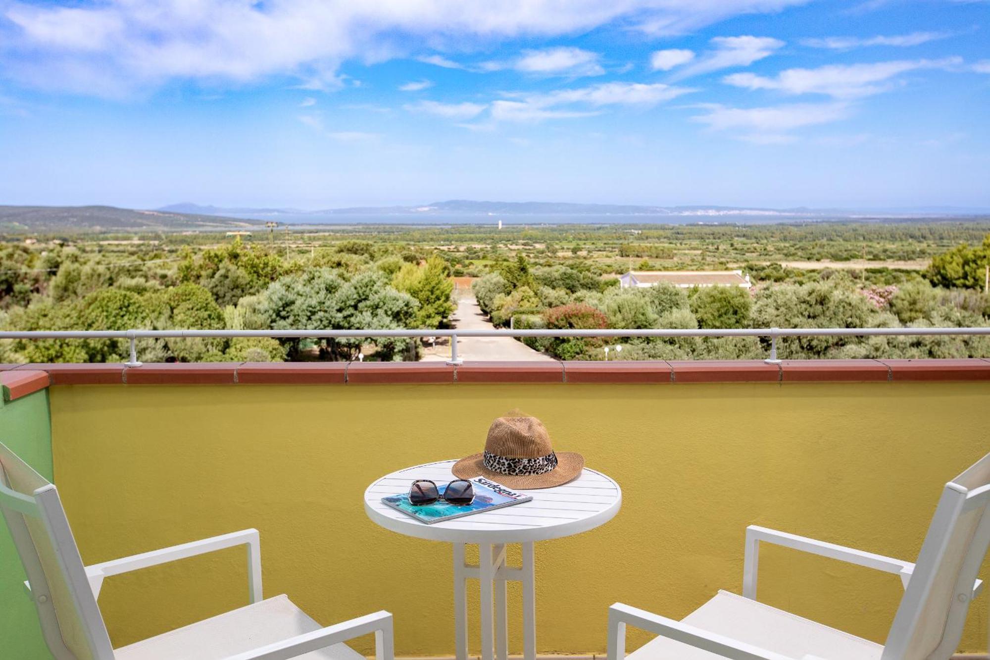 Lu' Hotel Porto Pino SantʼAnna Arresi Buitenkant foto