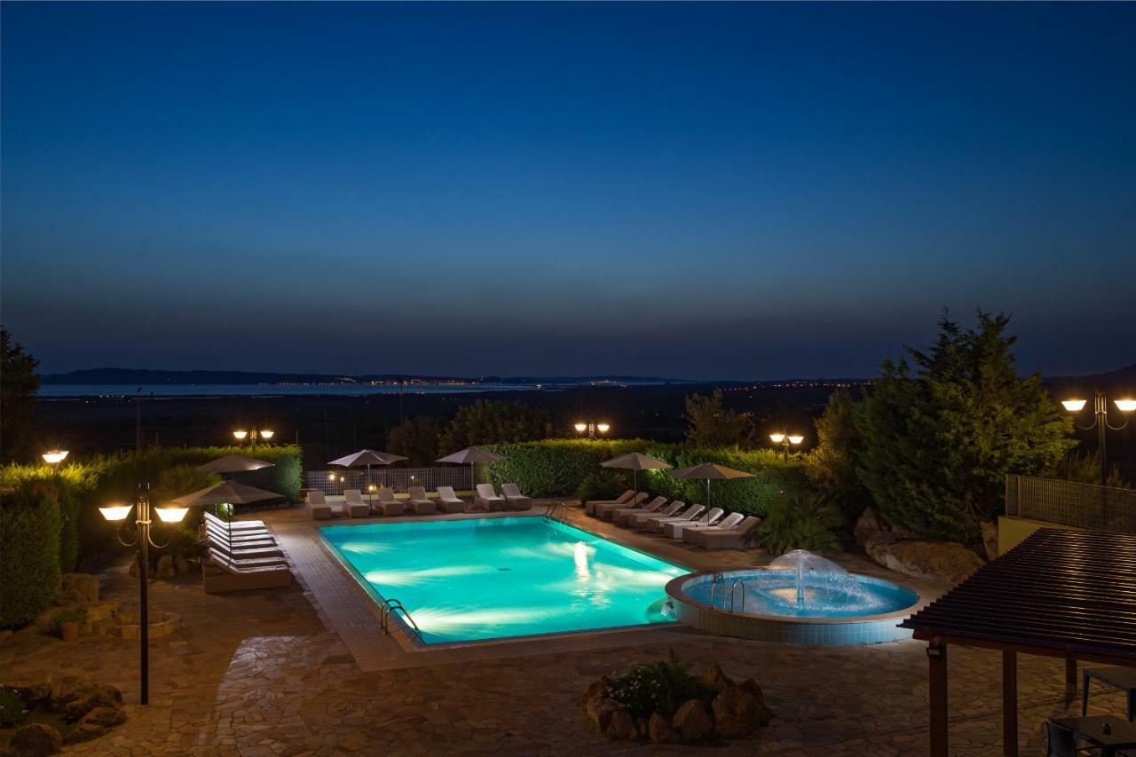 Lu' Hotel Porto Pino SantʼAnna Arresi Buitenkant foto