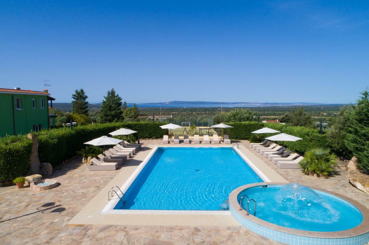 Lu' Hotel Porto Pino SantʼAnna Arresi Buitenkant foto